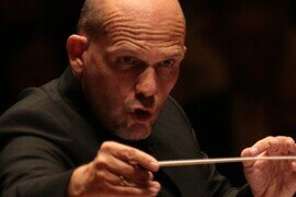 Two Supreme Dutch Artists Collaborate for the First Time on the
HK Phil Stage (7 & 8 December):
Jaap van Zweden Conducts Two Mendelssohn Masterpieces, and
Elgar’s Song Cycle with Renowned Mezzo-Soprano Christianne Stotijn